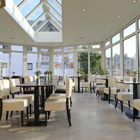 Parkhotel Am Schloss 3*