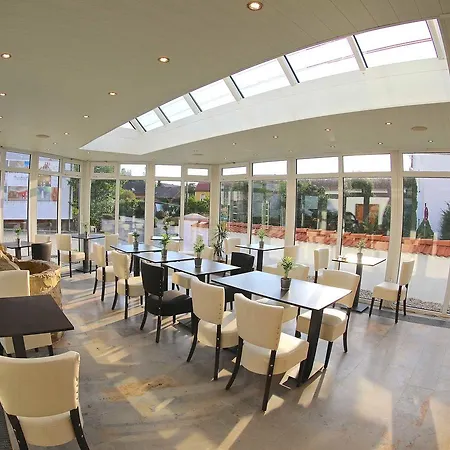 Parkhotel Am Schloss Szálloda 3*